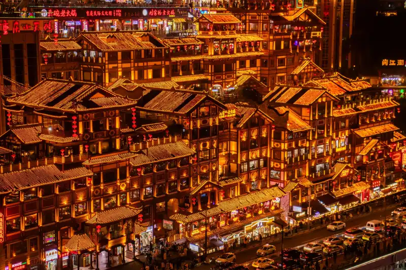 敏陶阅童装系列产品材质安全标准与款式设计对比分析