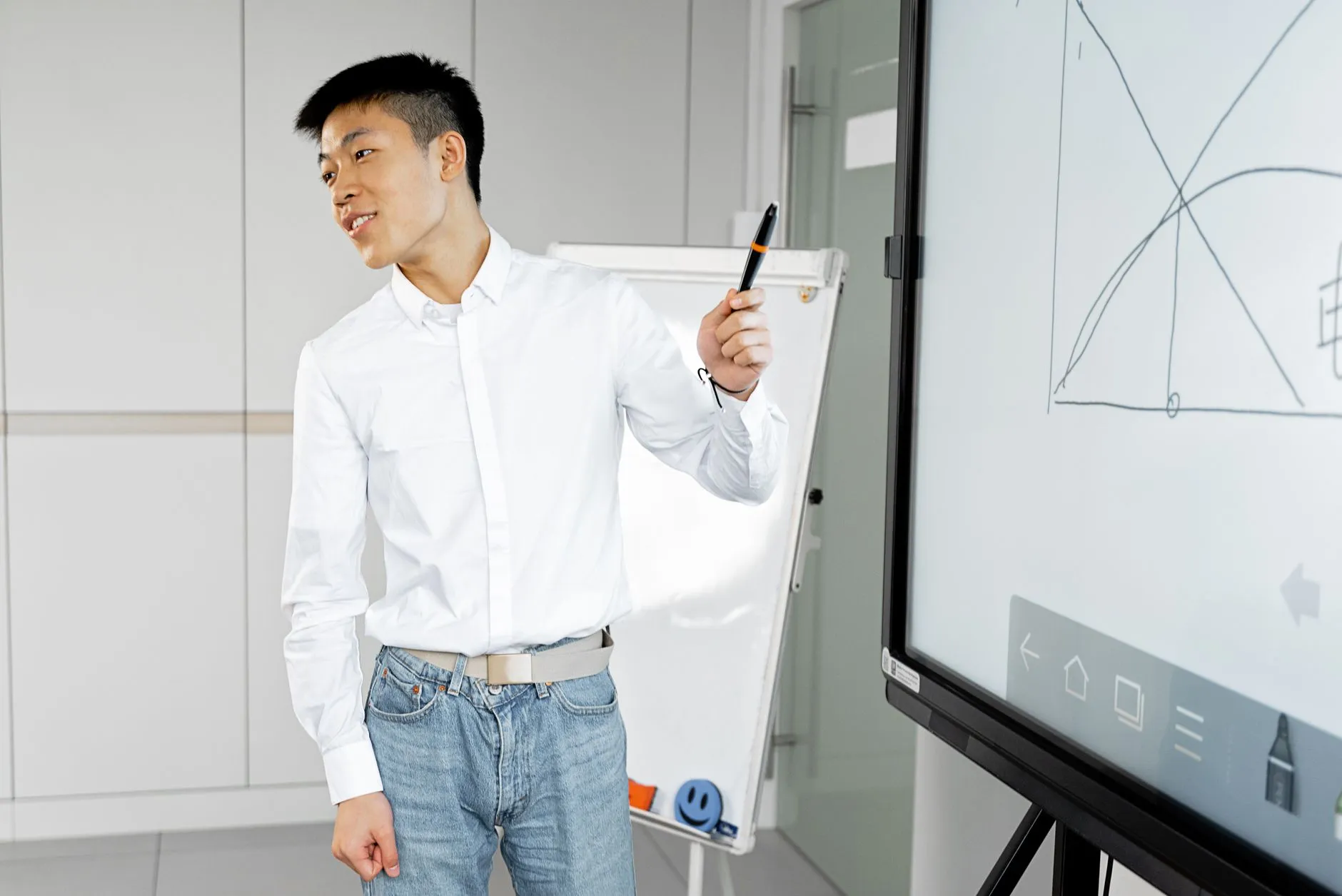 男装休闲服饰选购指南：从版型设计到面料工艺的全面对比