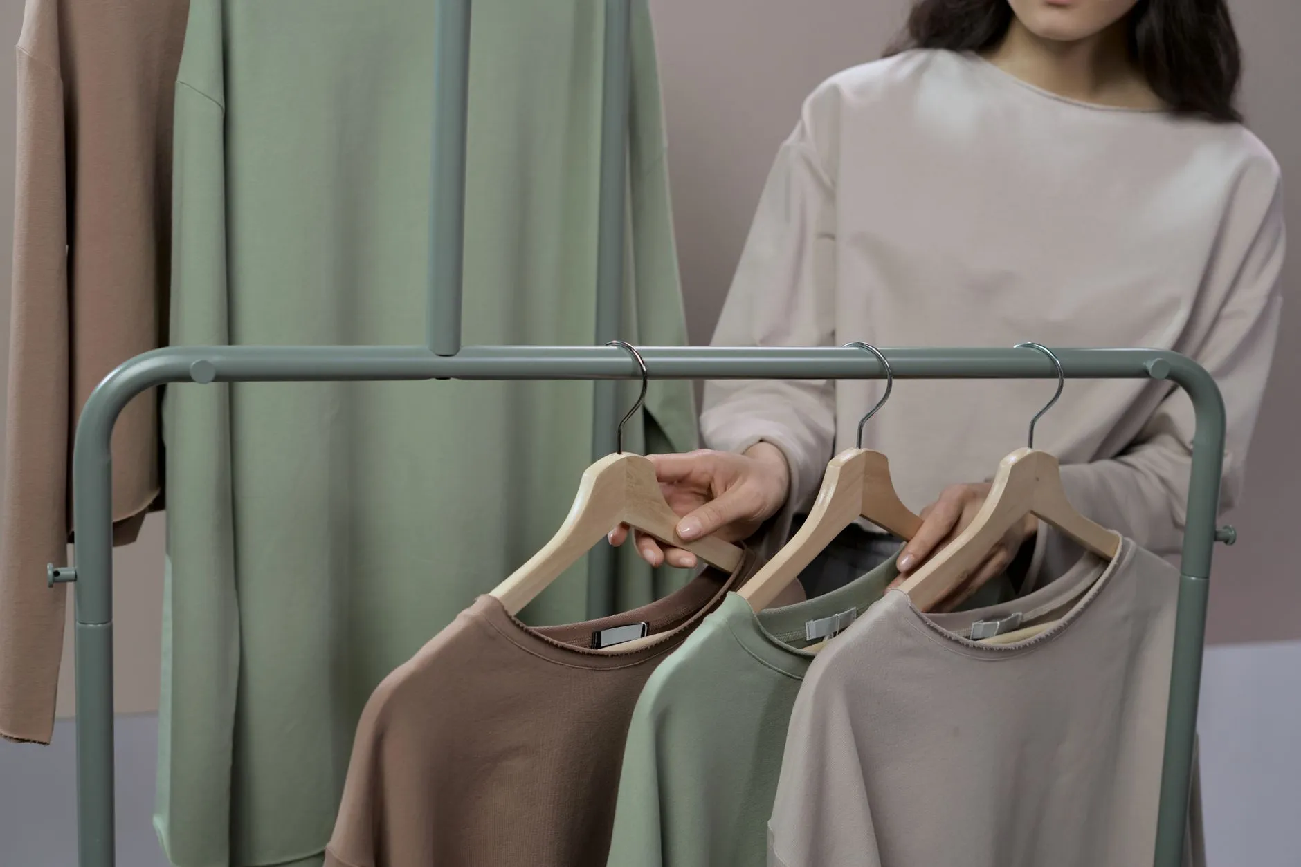 滕州服装店女装面料选购趋势与品质鉴别要点解析正文配图 1