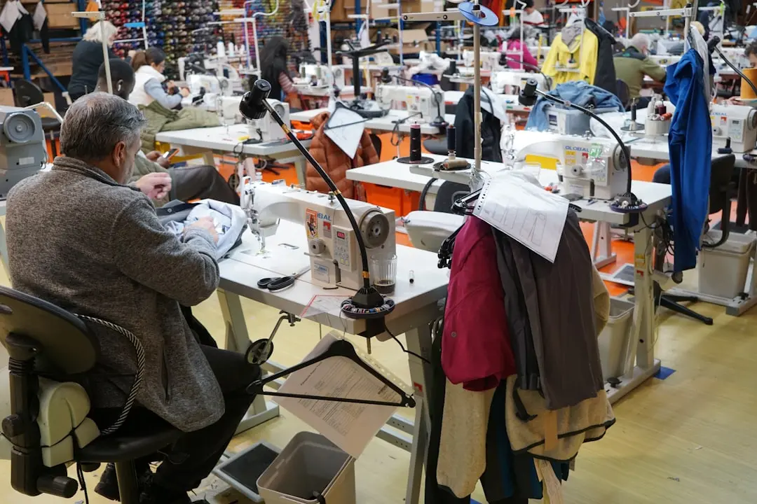 2025滕州敏陶阅女装系列潮流款式与面料工艺详解