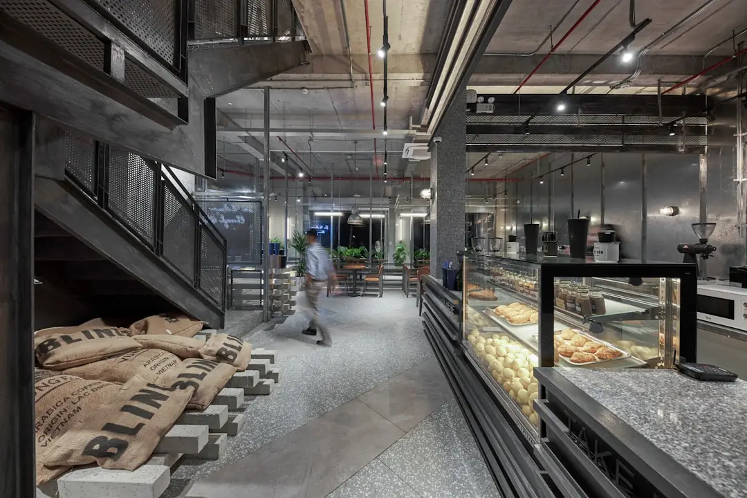 滕州市敏陶阅服装店2024年春夏女装新款面料与工艺技术解析